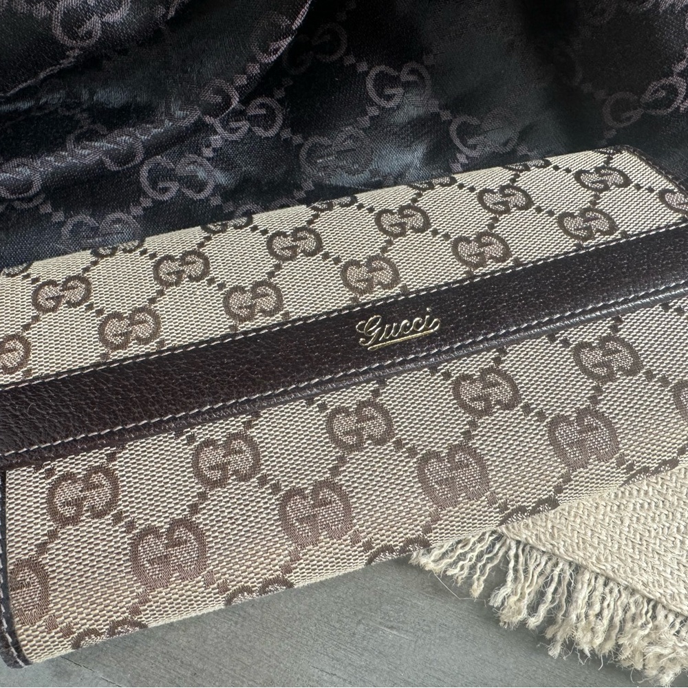Authentic long Gucci wallet